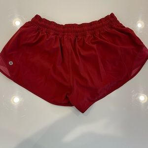 Lululemon Hotty Hot 3 in shorts